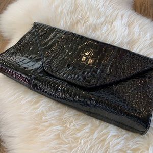 Black clutch